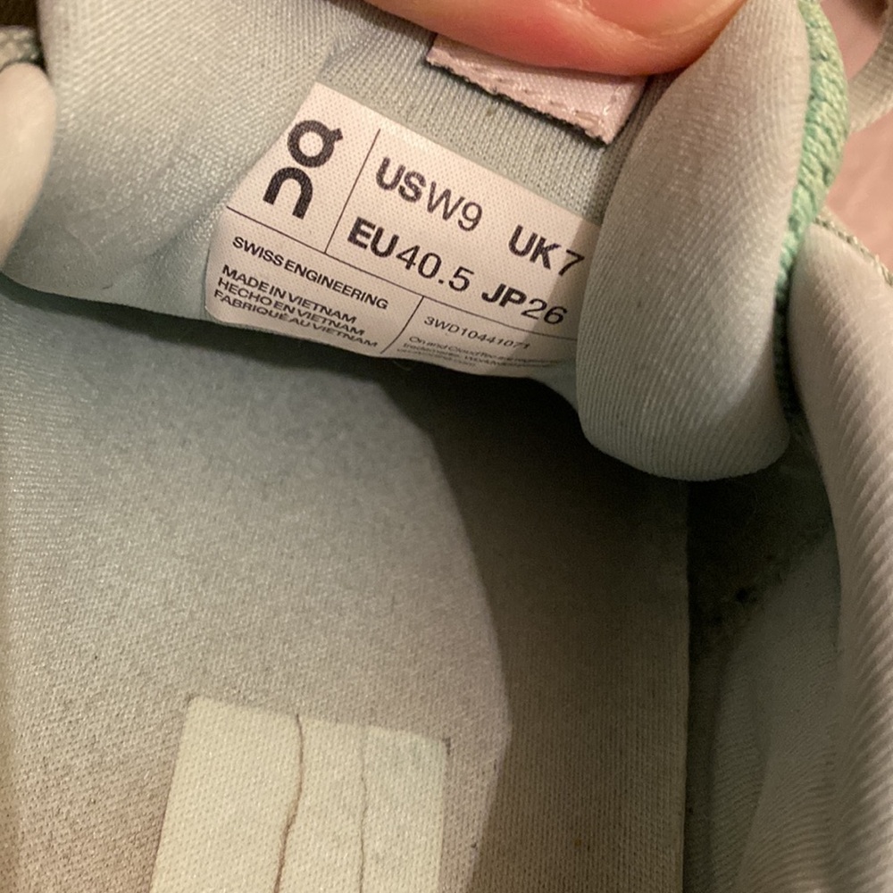 On Running Mint Green and Orange Athletic Shoes. Size 9 - Picture 6 of 9